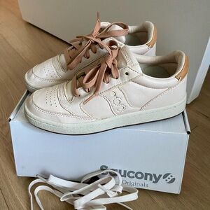 Saucony jazz court sneakers